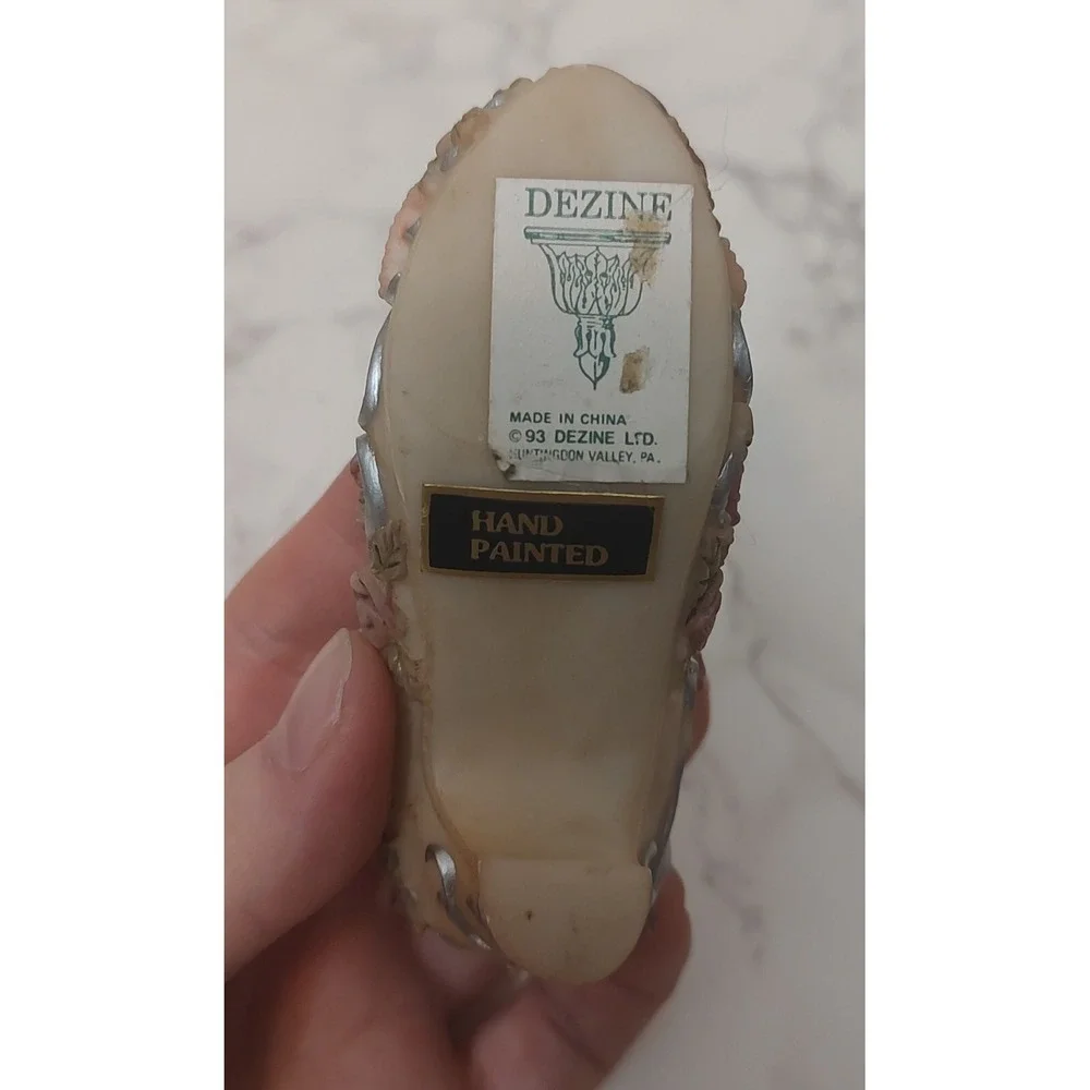 Dezine Victorian Shoe 1995 Roses Pearl Hand Painted Scrolled Design A4